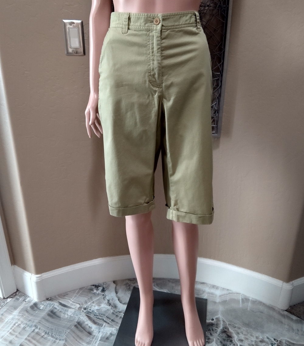 ISDA & Co. "Tiny Twill" Classic High-Rise Avacado Green Women’s Bermuda Shorts